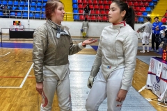 Frida im Gespräch mit einer bulgarischen Sportsfreundin IMG-20211114-WA0016-01