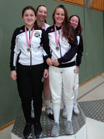 Unsere Silbermedaillengewinnerinnen (v.L.): Iasmina, Kira, Lisa-Maria und Eszter